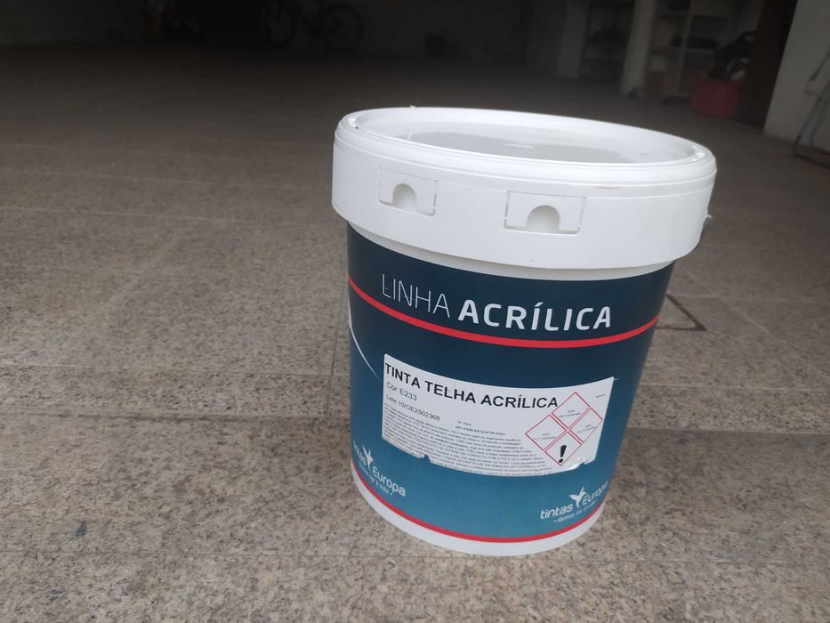 Venda de tintas (5 baldes de 15 litros)