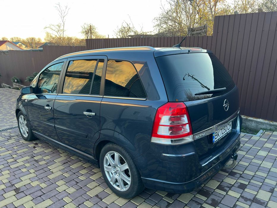 Продам OPEL ZAFIRA 1.9 150к.с 2008 рік