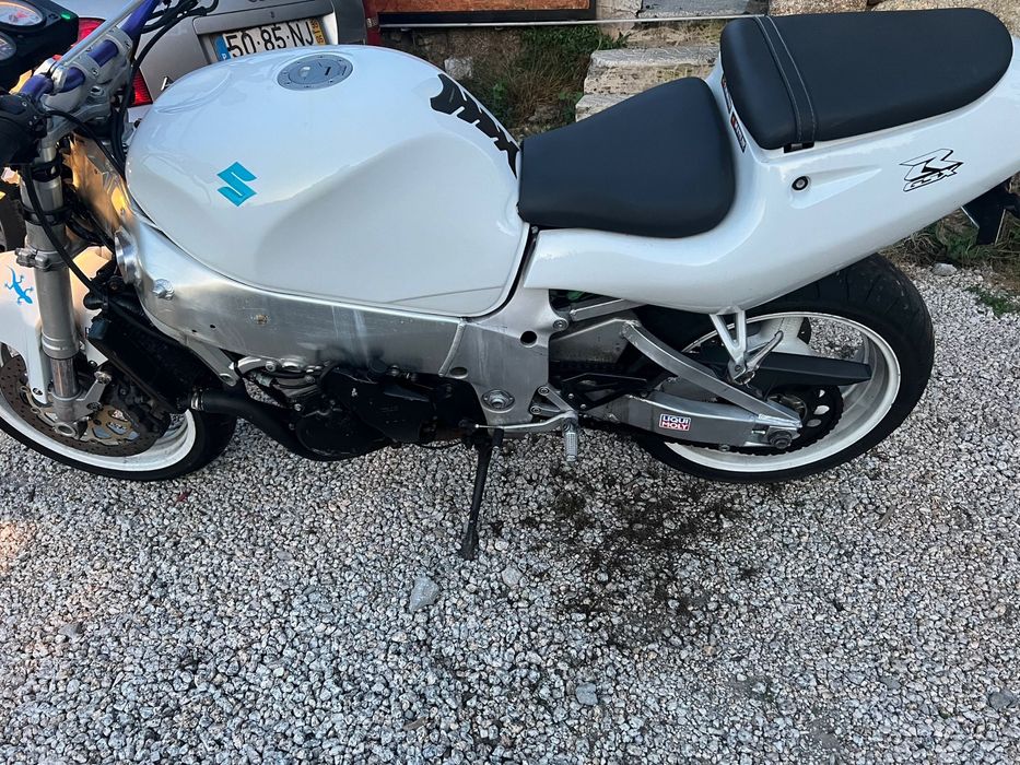 Suzuki gsxr 750 srad