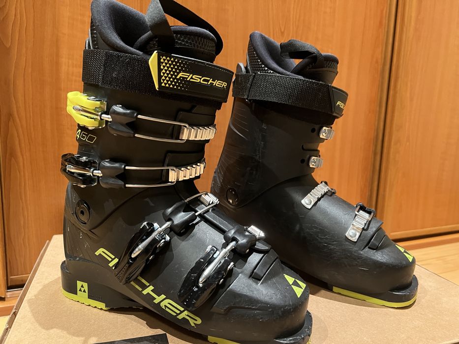 Buty narciarskie FISCHER RC4 JR 60 24,5