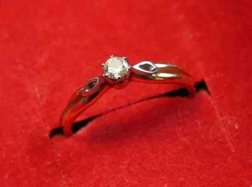 Pierścionek zaręczynowy Briju B-zero-391-100 złoto 585 diament 0,1ct