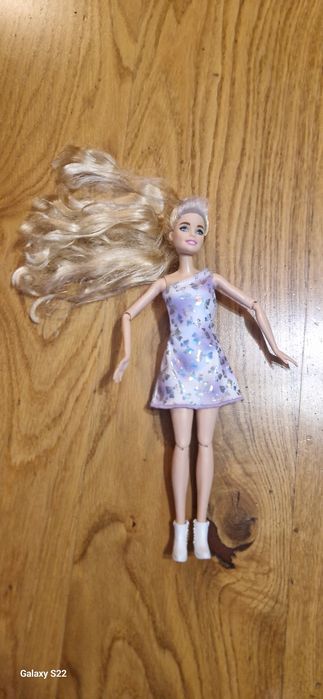 Sprzedam lalkę Barbie party unboxed