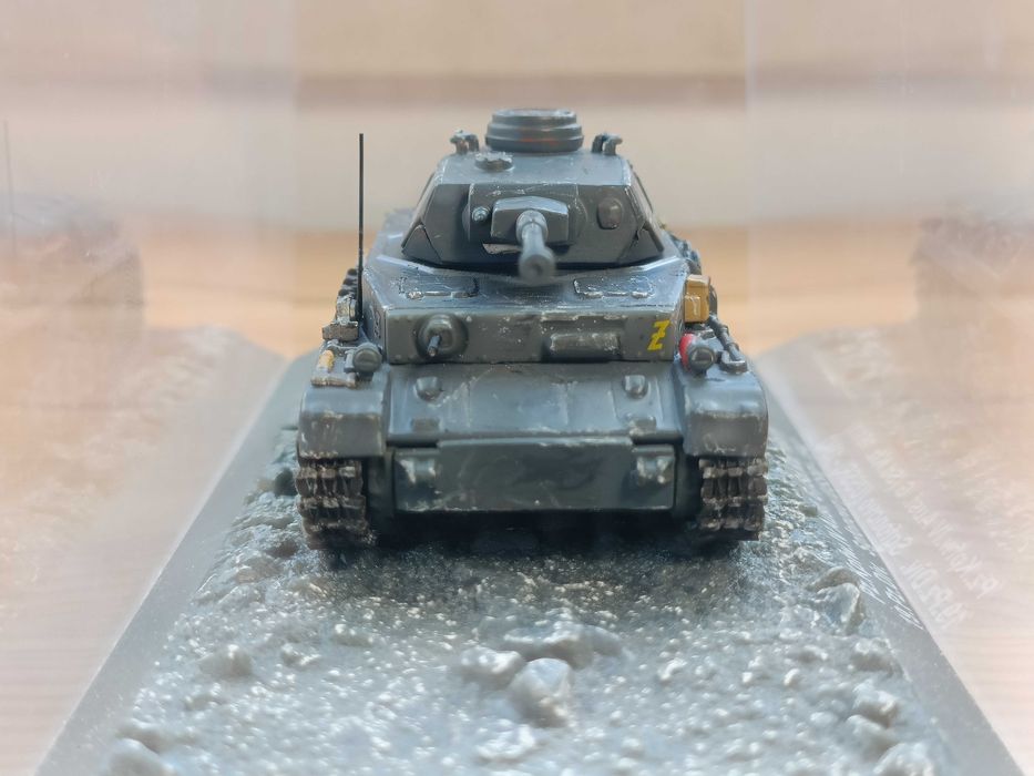 Modelo Pz Kpfw VI Ausf.G 1/72