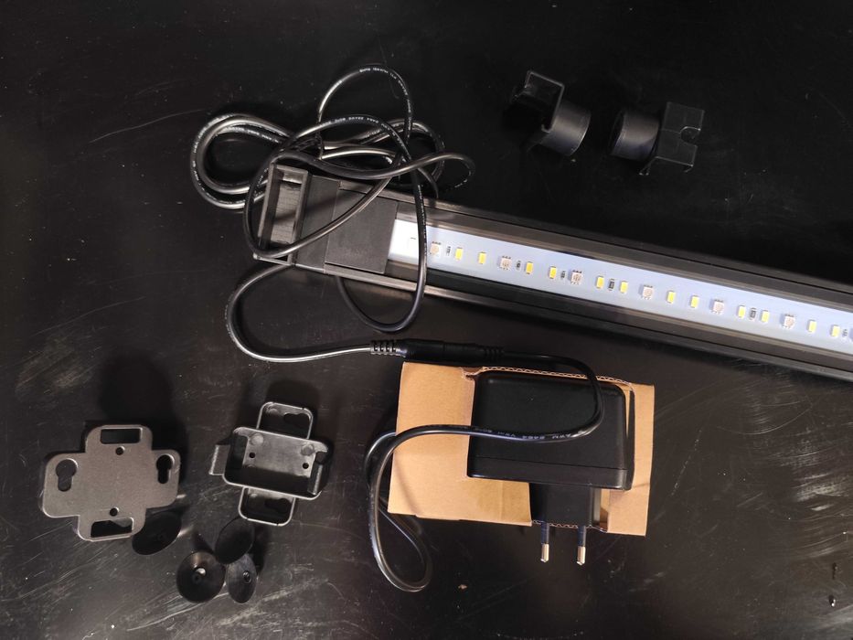 Oświetlenie LED Fluval AQUASKY 27W 91-122cm czarna 3000K-25000K