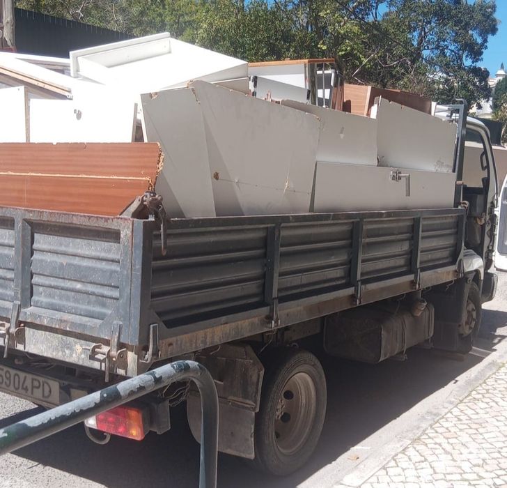SETÚBAL e LISBOA carrinhas p/entulho e lixo c/e s/ajudantes p/carregar