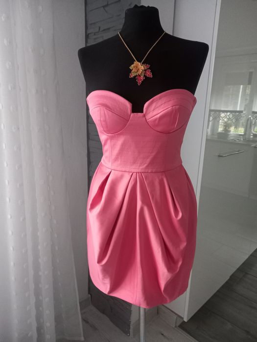 Prześliczna sukienka koralowa usztywniane biust s36