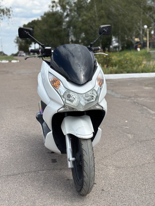 Honda pcx 125.