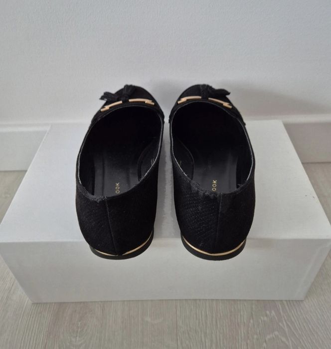 Czarne loafersy / mokasyny z chwostami
