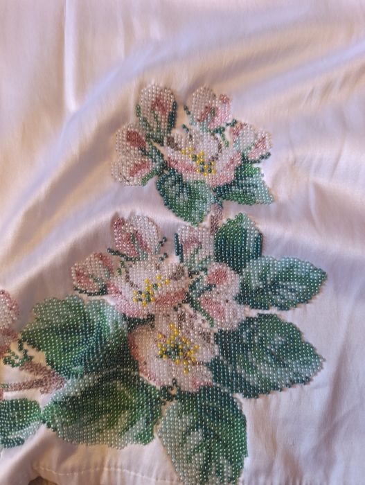 Вишите бісером плаття