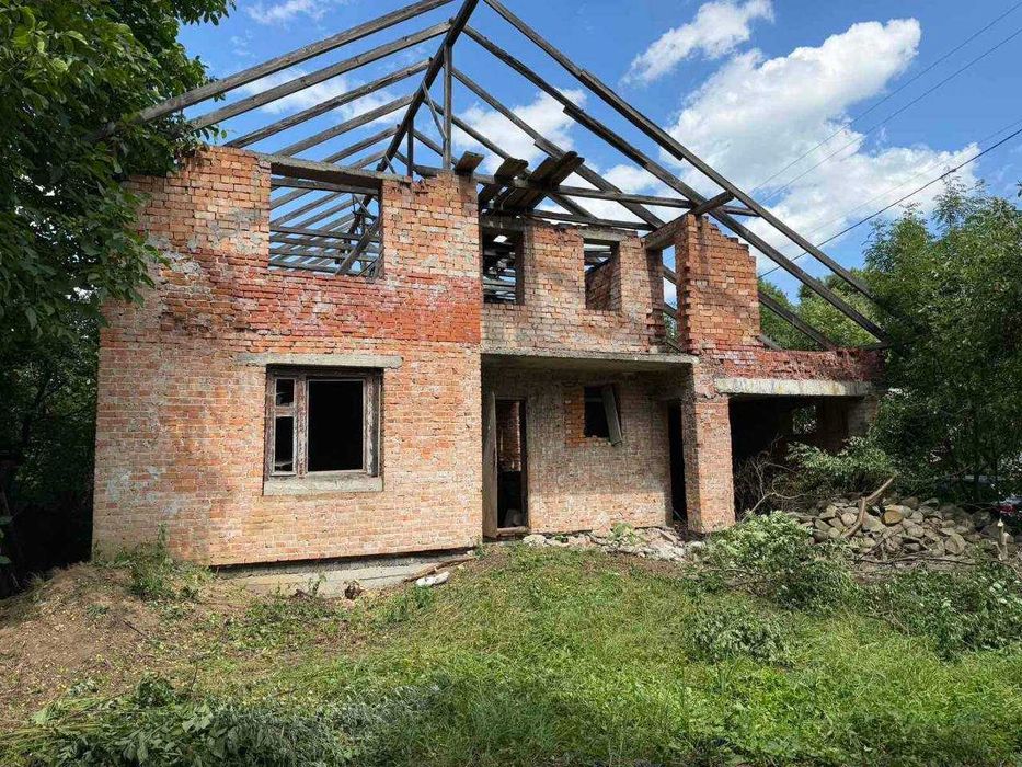 Земельна ділянка с. Микитинці із незавершеним будівництвом