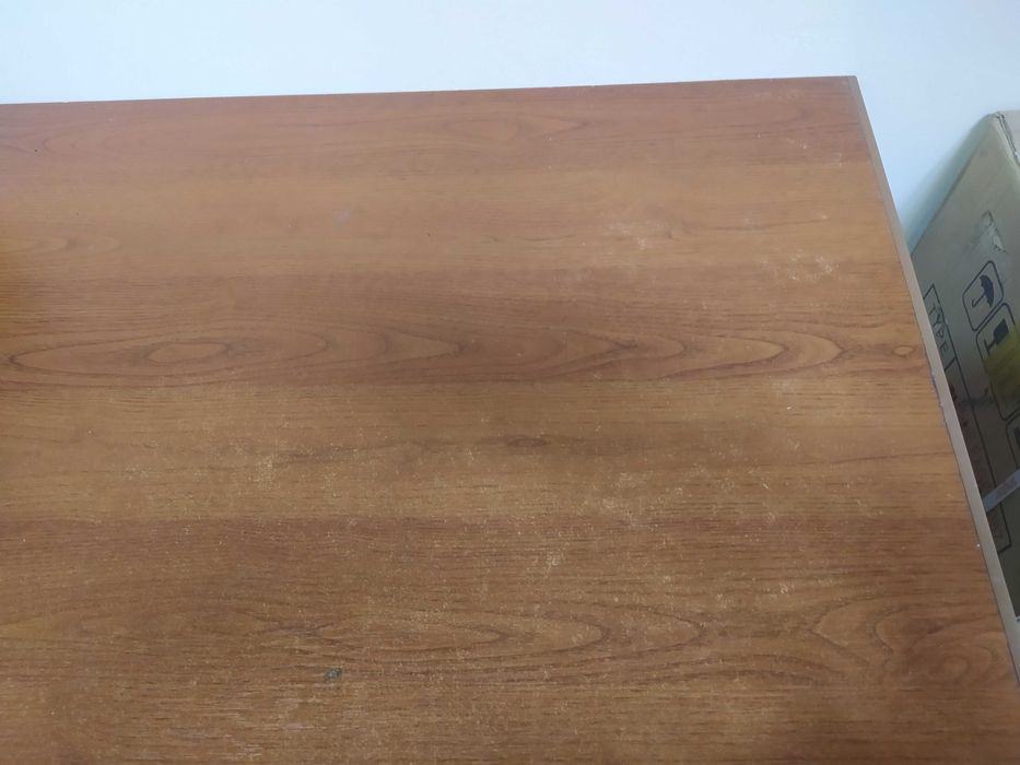 Стіл письмовий компютерний