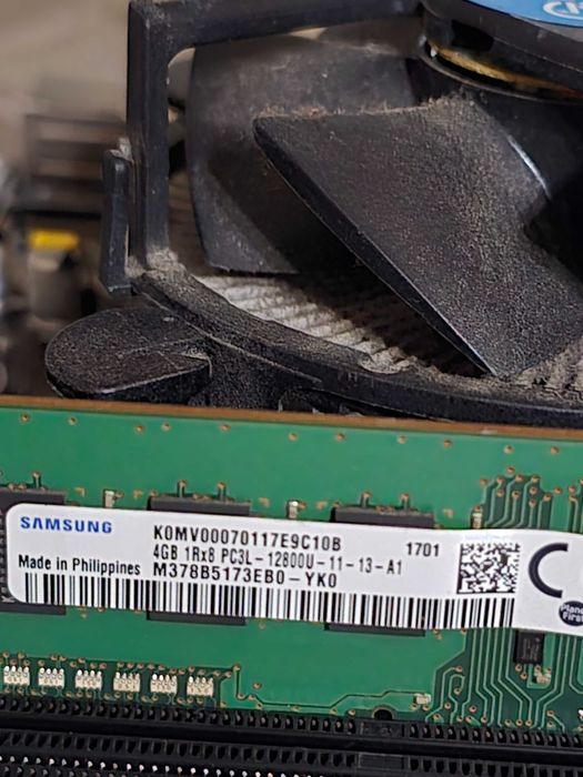 Материнська плата B75.Майнінг комплект на 8відео карт.Як нова.