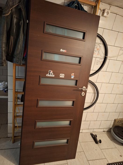 Drzwi wewnętrzne lokalowe 6 szt + ościeżnice
