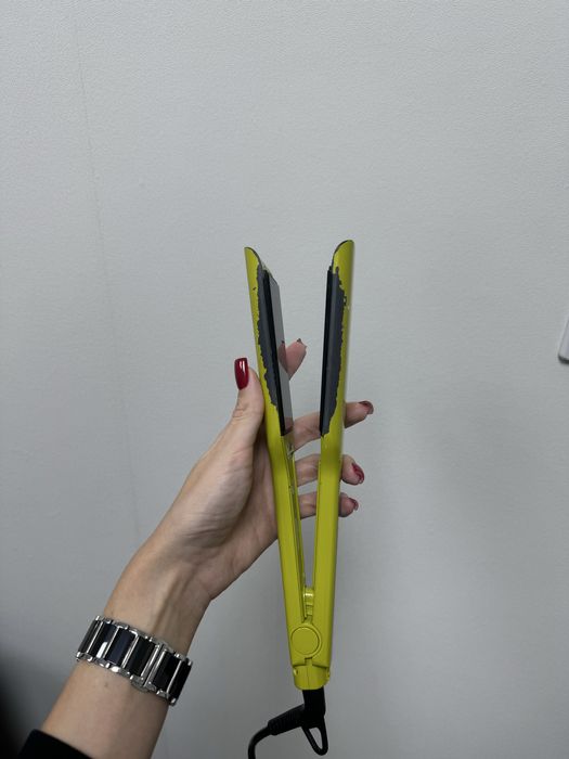 Вирівнювач для волосся