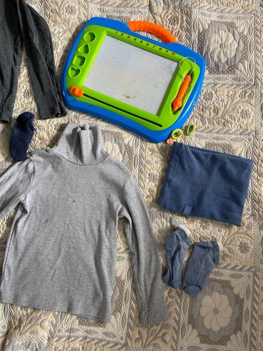 Безкоштовно на хлопчика, зріст 110, одяг для дому, іграшки