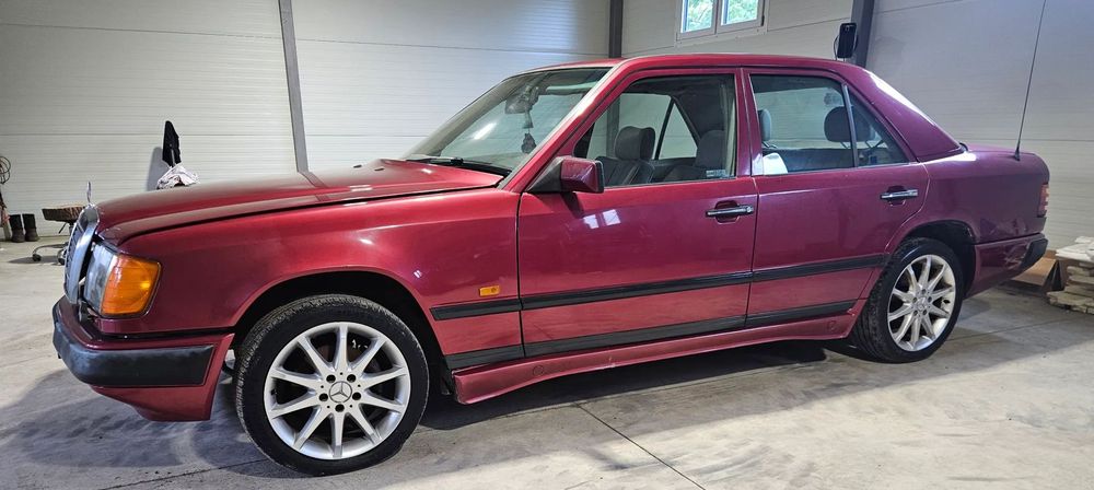 Mercedes-Benz W124