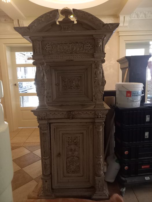 Słupek renesansowy malowany przecierany