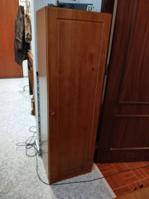 Móvel de sala, mesa de centro e móvel cd's