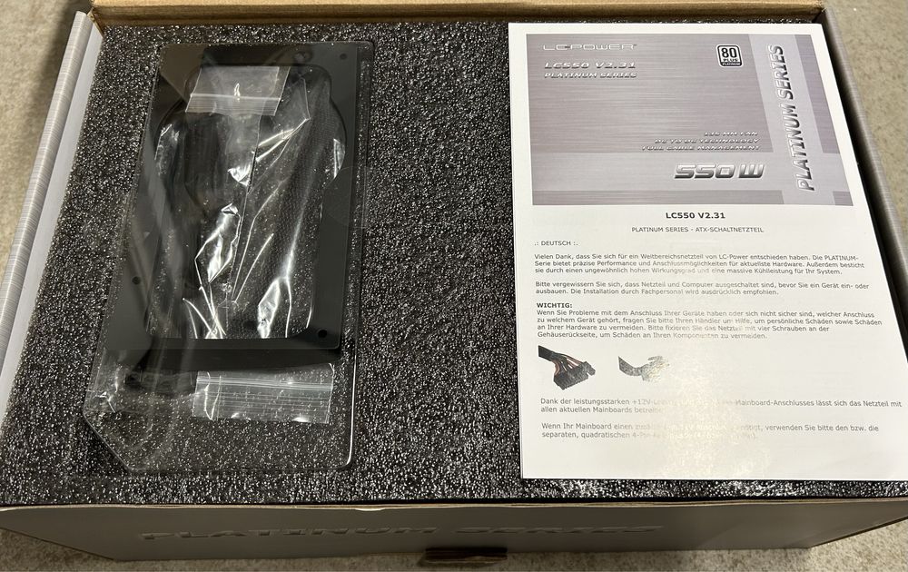 Zasilacz LC-POWER LC550 V2.3 (550 W; Aktywne; 135 mm) 80 Plus Platinum