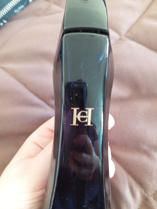 Perfumy but szpilka a'la Carolina Herrera