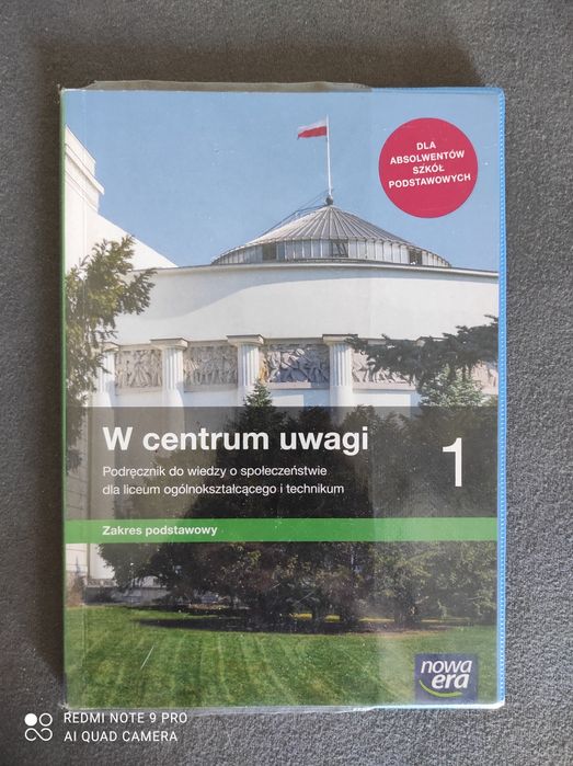 Książka wos w centrum uwagi klasa 1