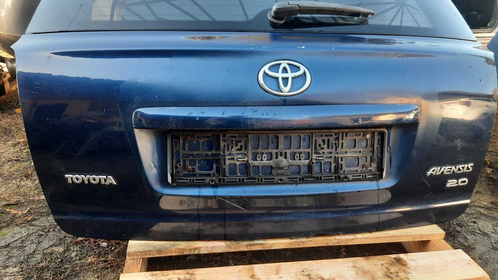 Lak. 8p4 toyota avensis t25 kombi klapa bagażnika