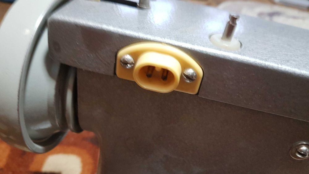 Торг! Швейная машинка СССР Чайка 142-М