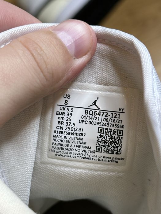 Кросівки жіночі Nike Air Jordan 1 Mid Coconut Milk розмір 39 25 см