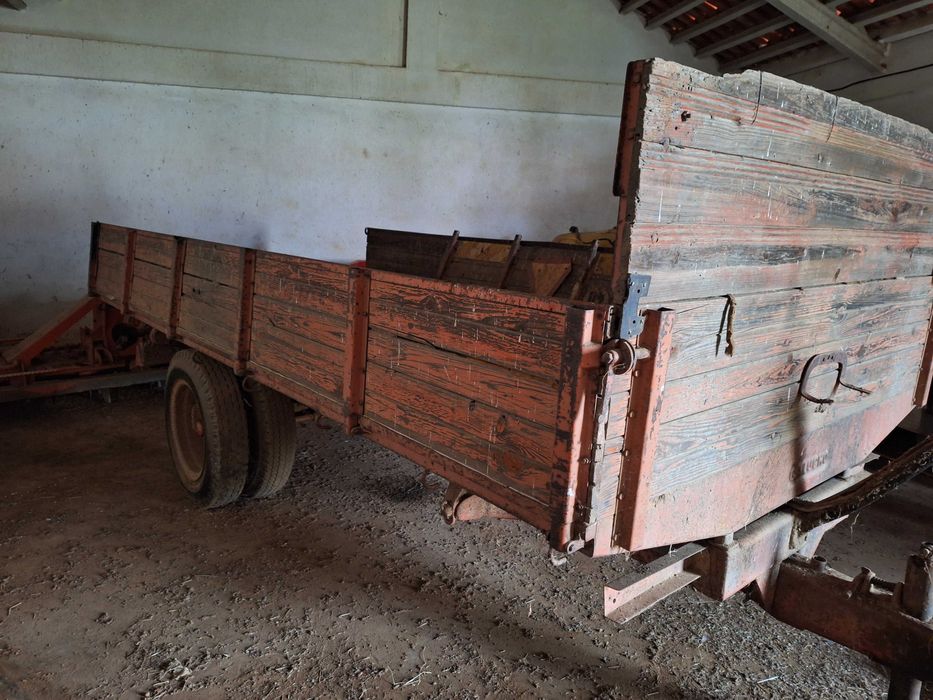 Reboque basculante Galucho