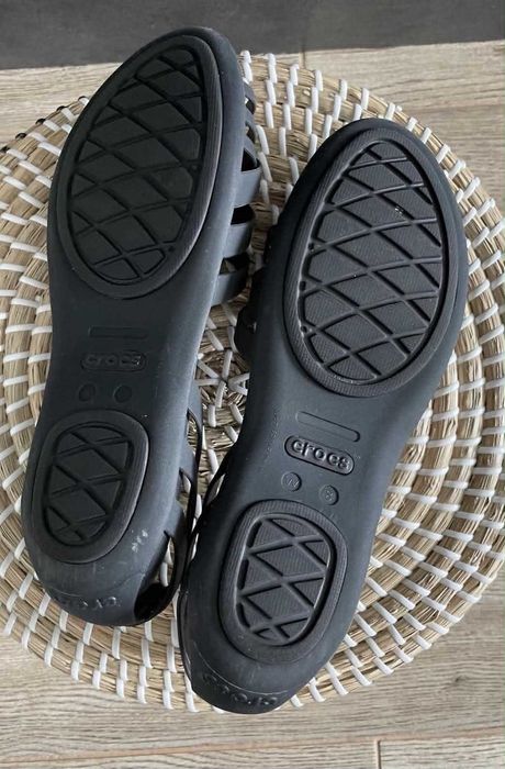 Crocs sandały Huarache Flat Black W8 38/39