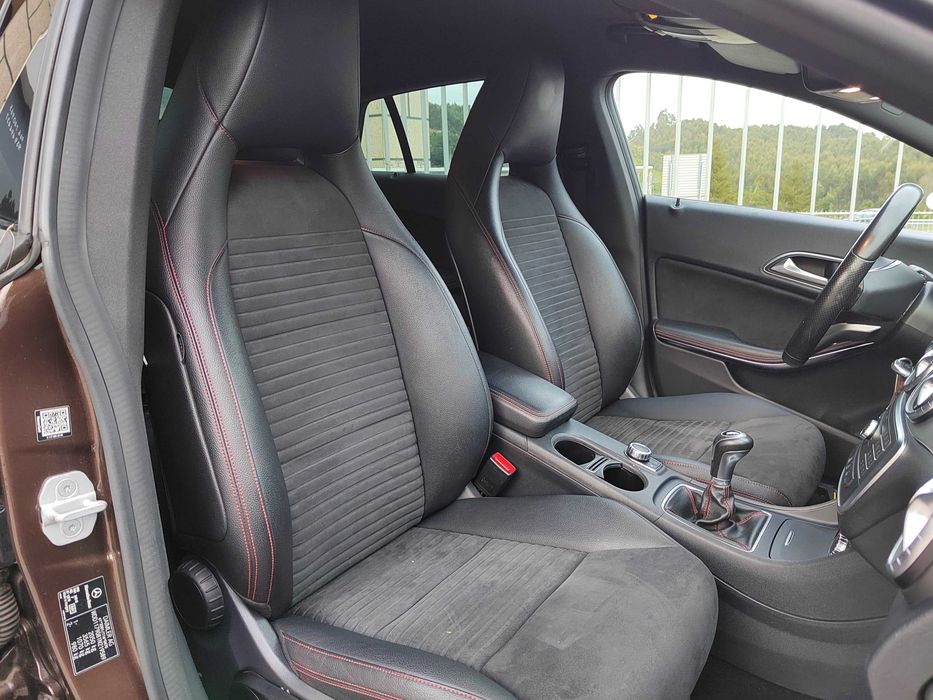 Mercedes-Benz CLA 200 AMG (Manual)