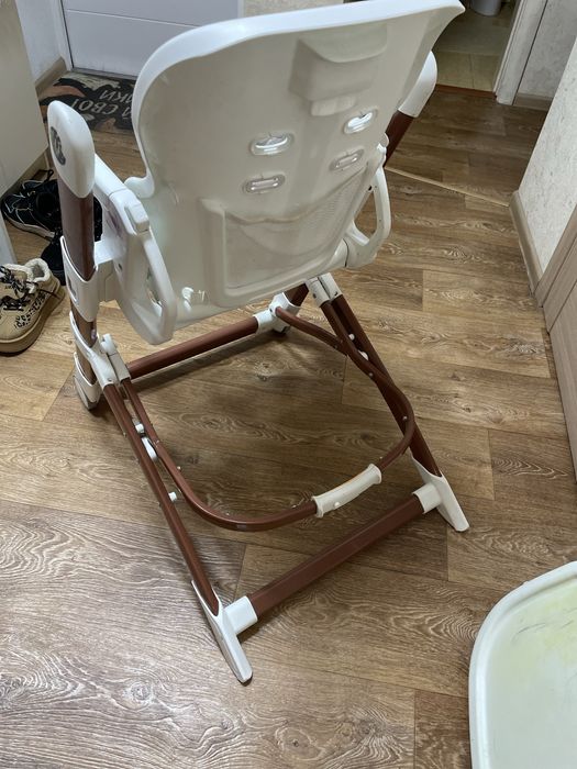 Стільчик для годування ICON Brown