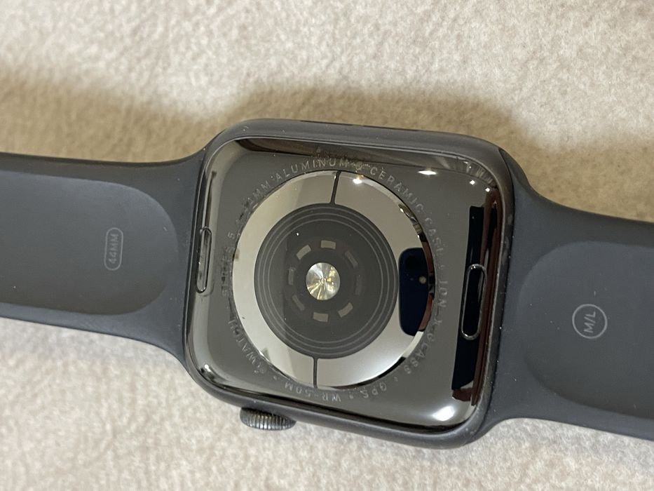 Apple watch series 5, 44 мм , Spase gray.