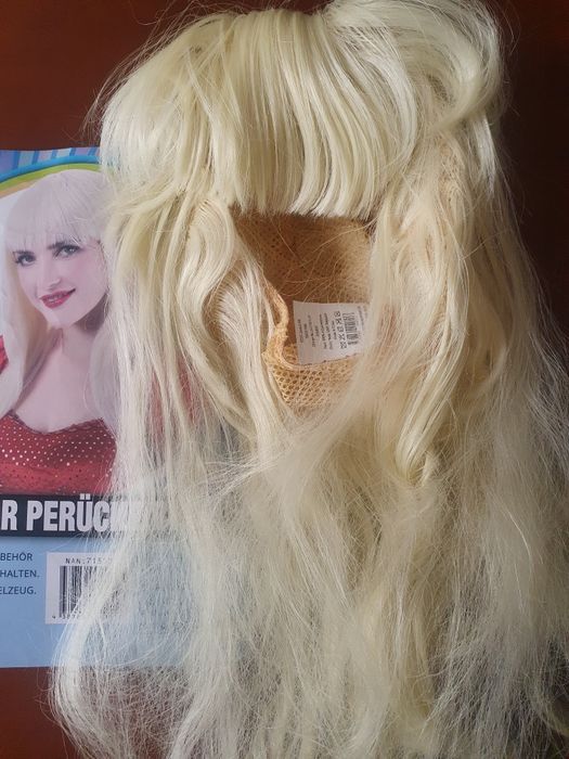 Peruka  blond długa z grzywką  przebranie  karnawałowe