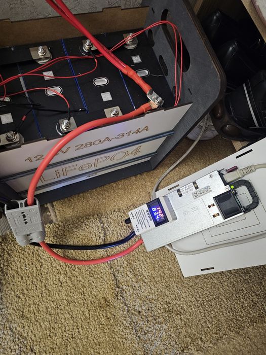 Зарядка 100А  для lifepo4 в наличии.