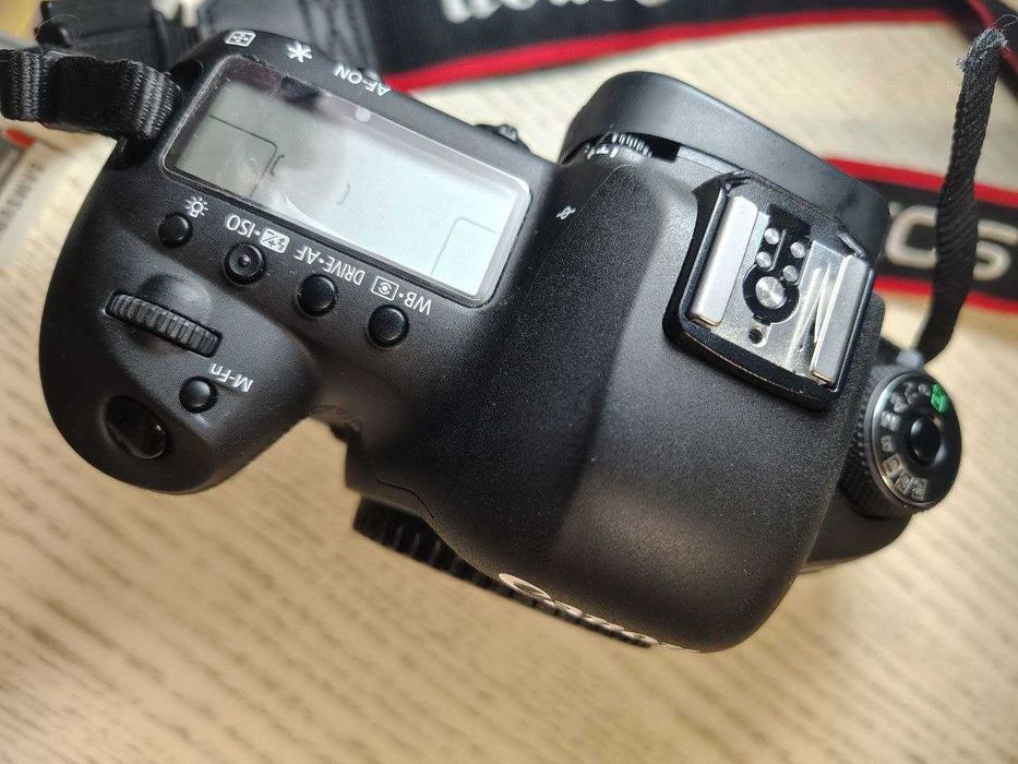 Canon 5D Mark IV + 2 об’єктиви + аксесуари (повний комплект)