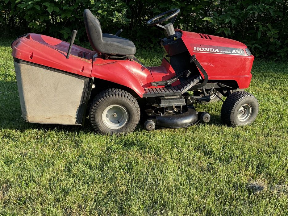 Traktorek Kosiarka Honda H 2218 V 2 Cyl 17KM  Z Pompa Oleju GCV