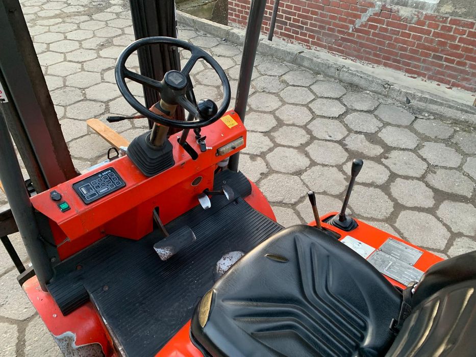 Wózek Widłowy DESTA D20 Silnik VW 1.9 Diesel Hydrauliczne Widły Rak