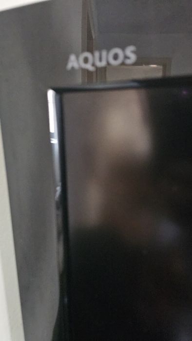 TV SHARP 32' com base e comando