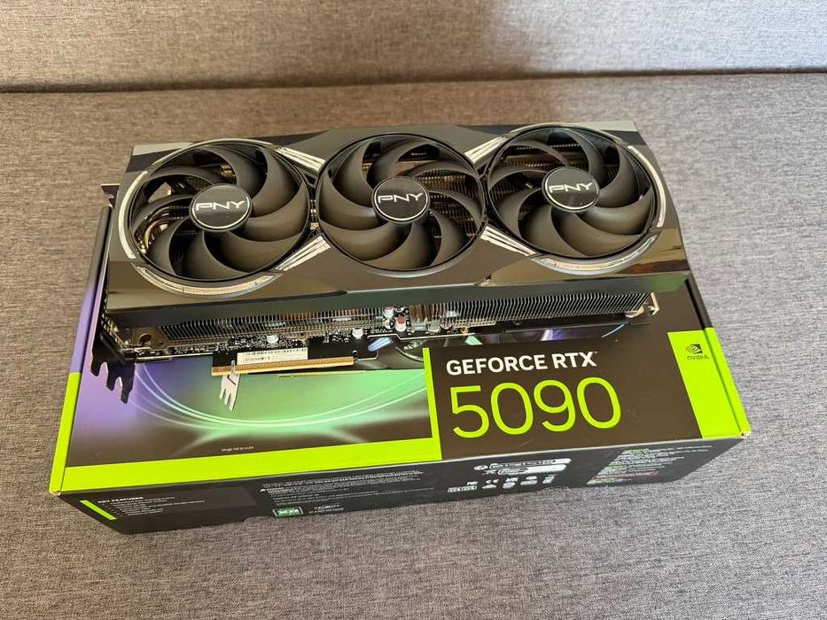 PNY Epic-X OC GeForce RTX 5090 ARGB 32GB GDDR7 idealna jak nowa - ciche cewki