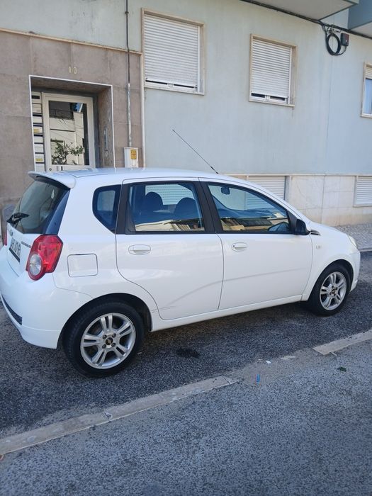 Chevrolet  Aveo 1.2  do ano 2010