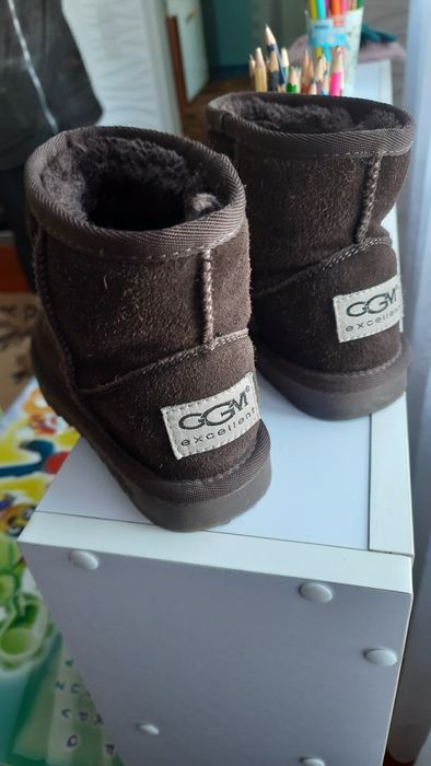 UGG. Угии (оригінал). Взуття. Черевики. Чоботи