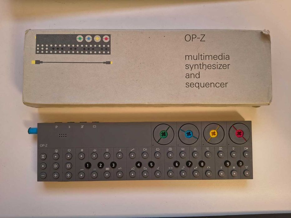 Sintetizador Teenage Engineering OP-Z