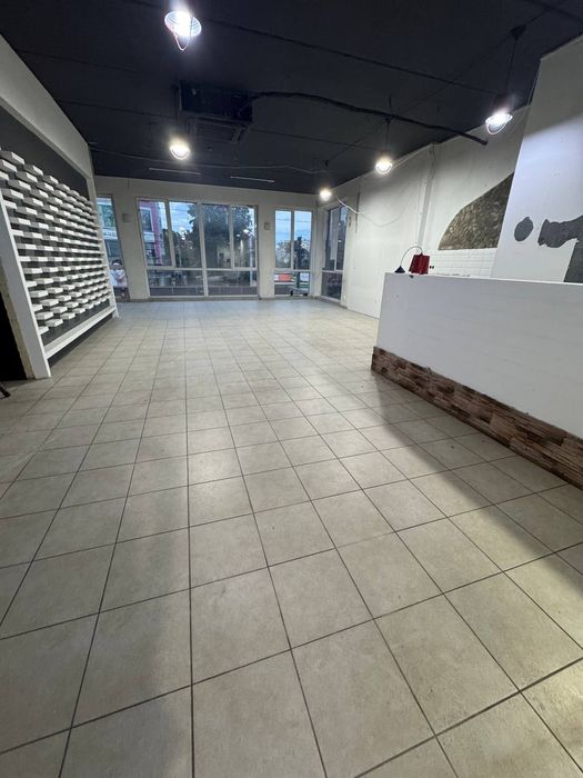 Здається приміщення  ( район Ринку(