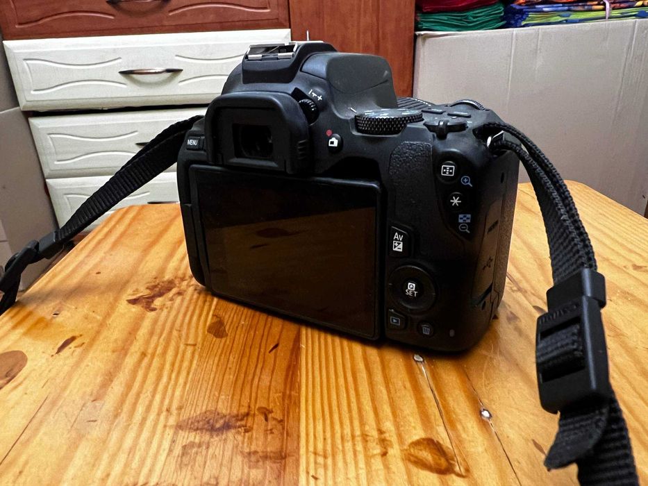 Фотоаппарат Canon EOS 250D Kit 18-55mm + Объектив 50mm f/1.8