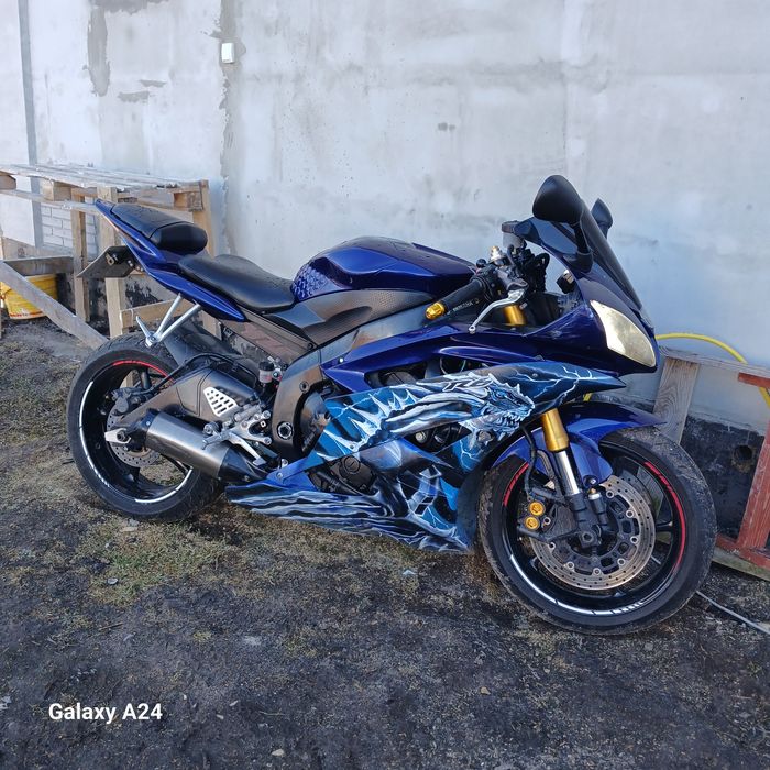 Yamaha YZF R6 600см²