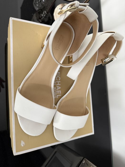Босоніжки оригінал Miichael Kors 39 р