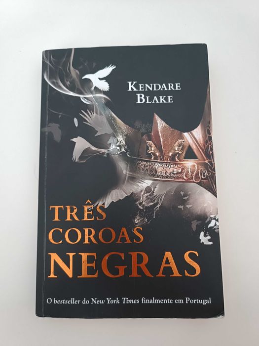 Livro Três coroas negras
