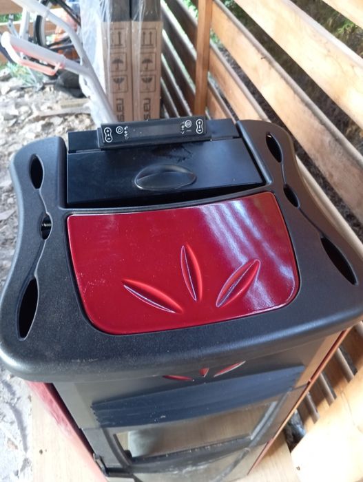 Piecyk  kominek piec koza na pellet, pelletowy  włoski 9 kw