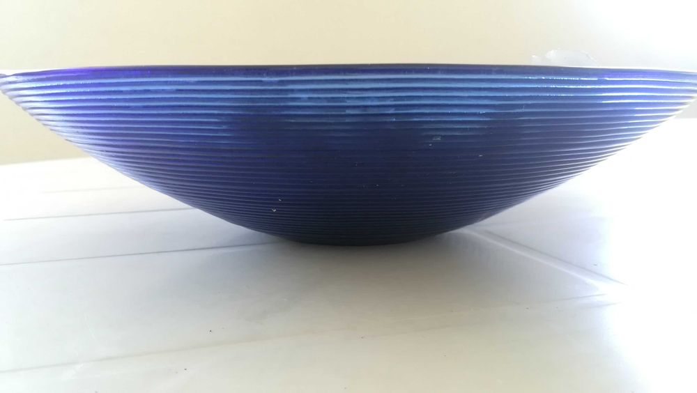 Taça com pedras decorativas